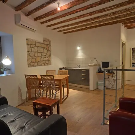 Apartment Il Cortile With Garden And Parking Rovinj