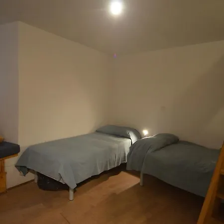 Apartment Il Cortile With Garden And Parking